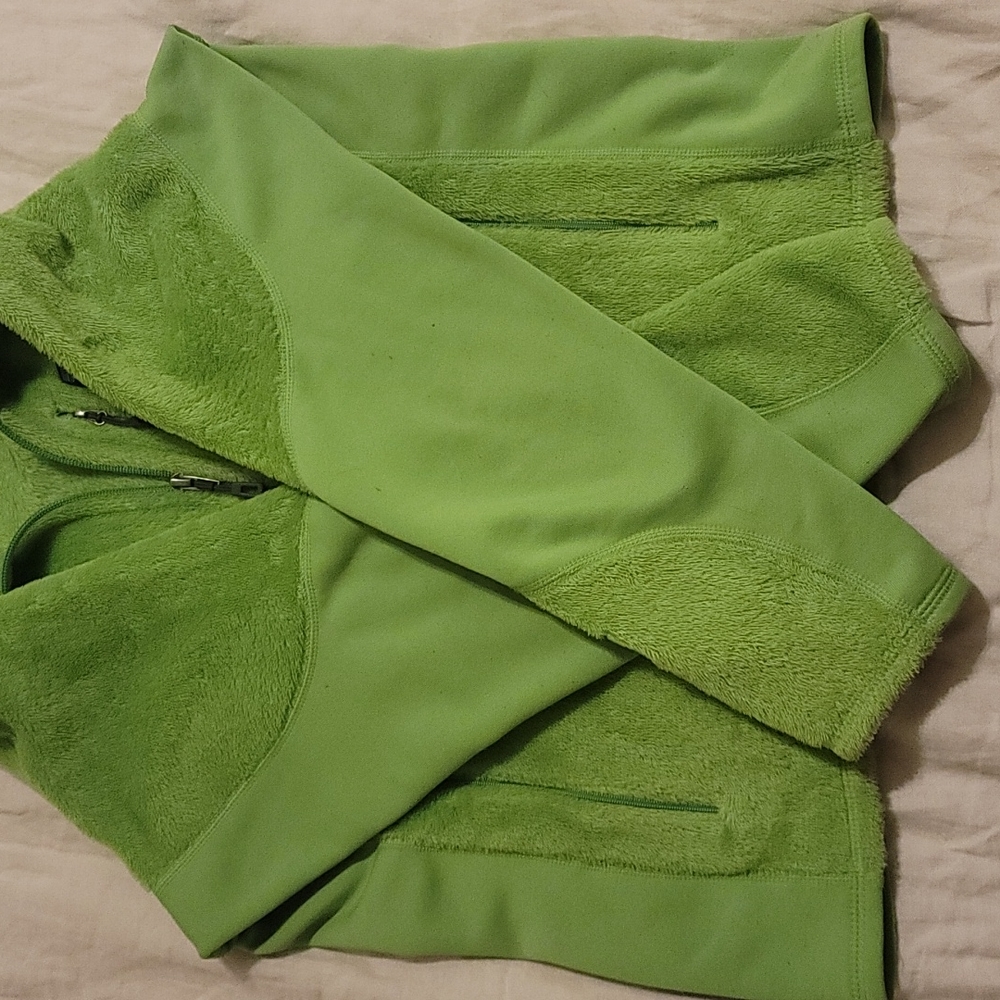 Patagonia - Women's R2 Fleece Jacket - Size S - Picture 4 of 6